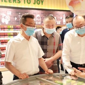 两江新区委领导检查安全生产、疫情防控、生活物资供应工作