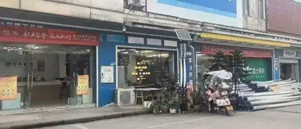 为什么雷士照明能拿下五金渠道？重庆经销商张龙：品牌优势，加上可观利润！