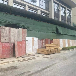 多层商铺打通楼板！观山湖一小区“疯狂装修”被住建“叫停”！