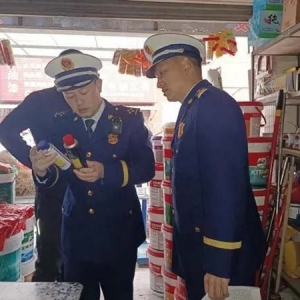 湖北咸宁：严查“三合一”场所，一建材销售场所被查封