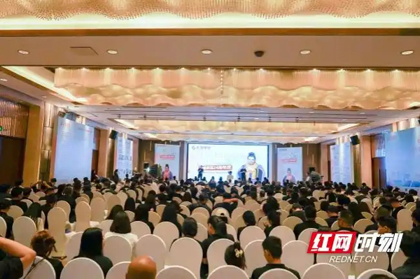 “鸠摩智”火焰刀斩家装难题！金煌家装24周年庆重新定义高质量家装