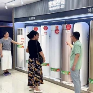 济南：高温催热“清凉经济” 制冷家电销售火爆